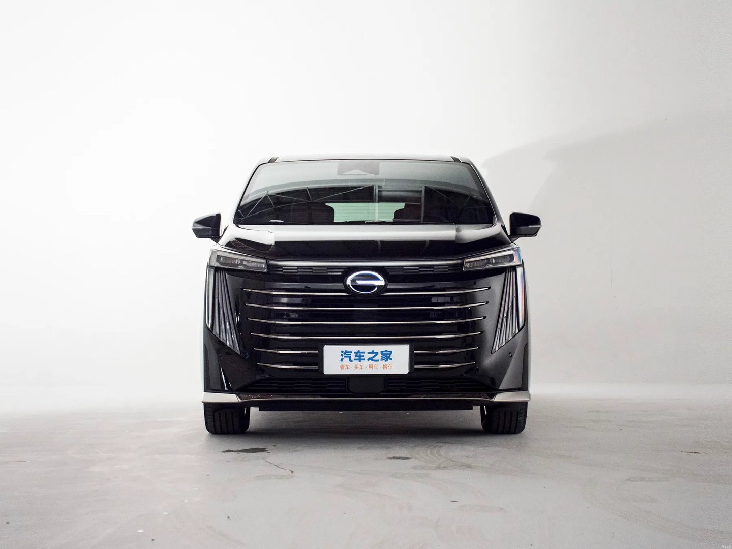 gac_Motor_Trumpchi_E9_1_generation__Minivan__5.jpg