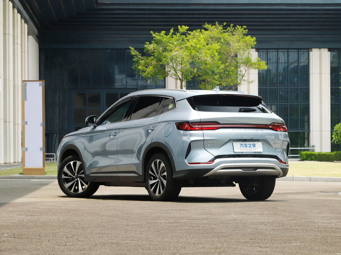 BYD_Seal_U_1_generation__SUV_5-doors__3.jpg