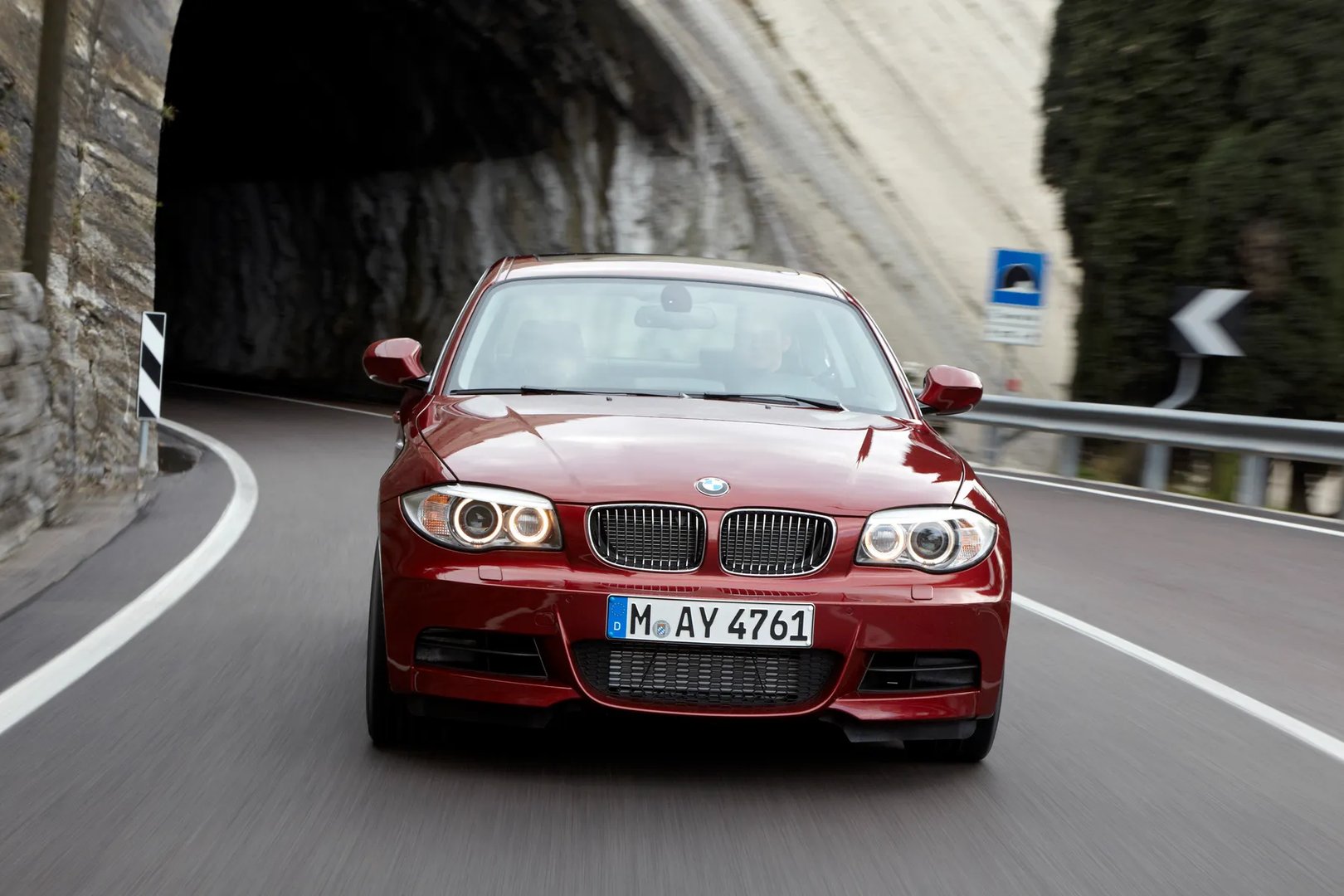 BMW_1_series_1_generation_restyling_2__Coupe__1.jpg