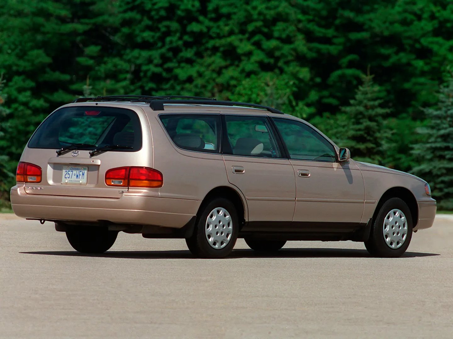 Toyota_Camry_4_generation__Estate_5-door__3.jpg