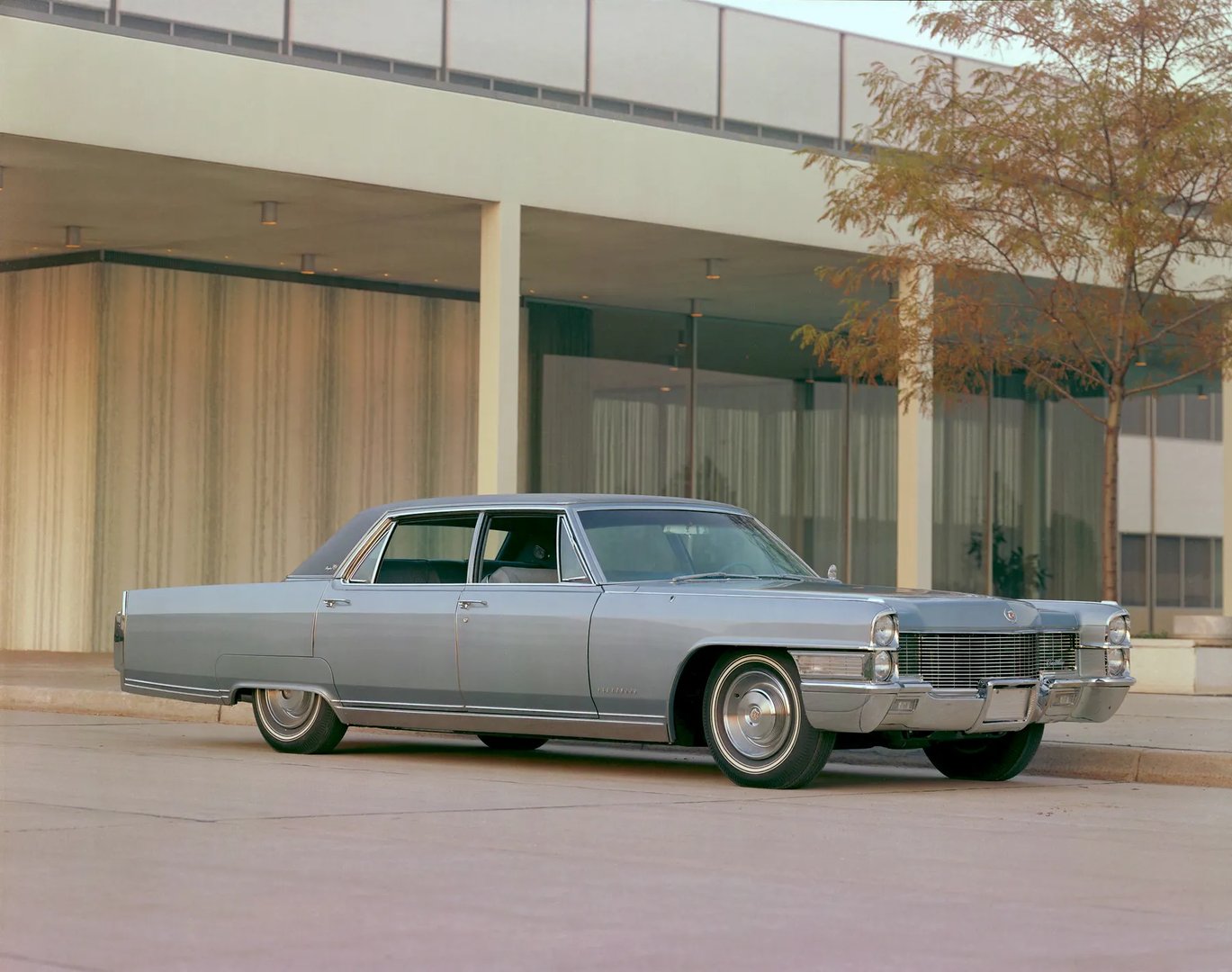 Cadillac_Sixty_Special_9_generation__Sedan__9.jpg