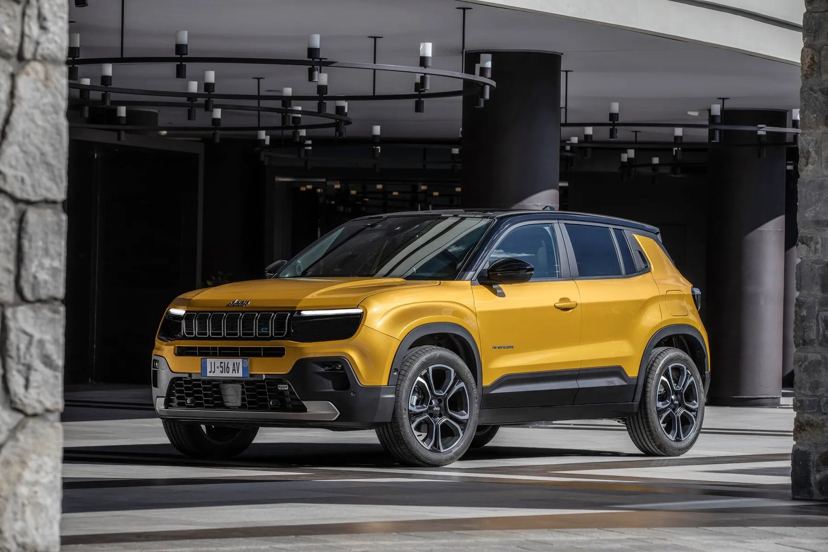 Jeep_Avenger_1_generation__SUV_5-doors__10.jpg