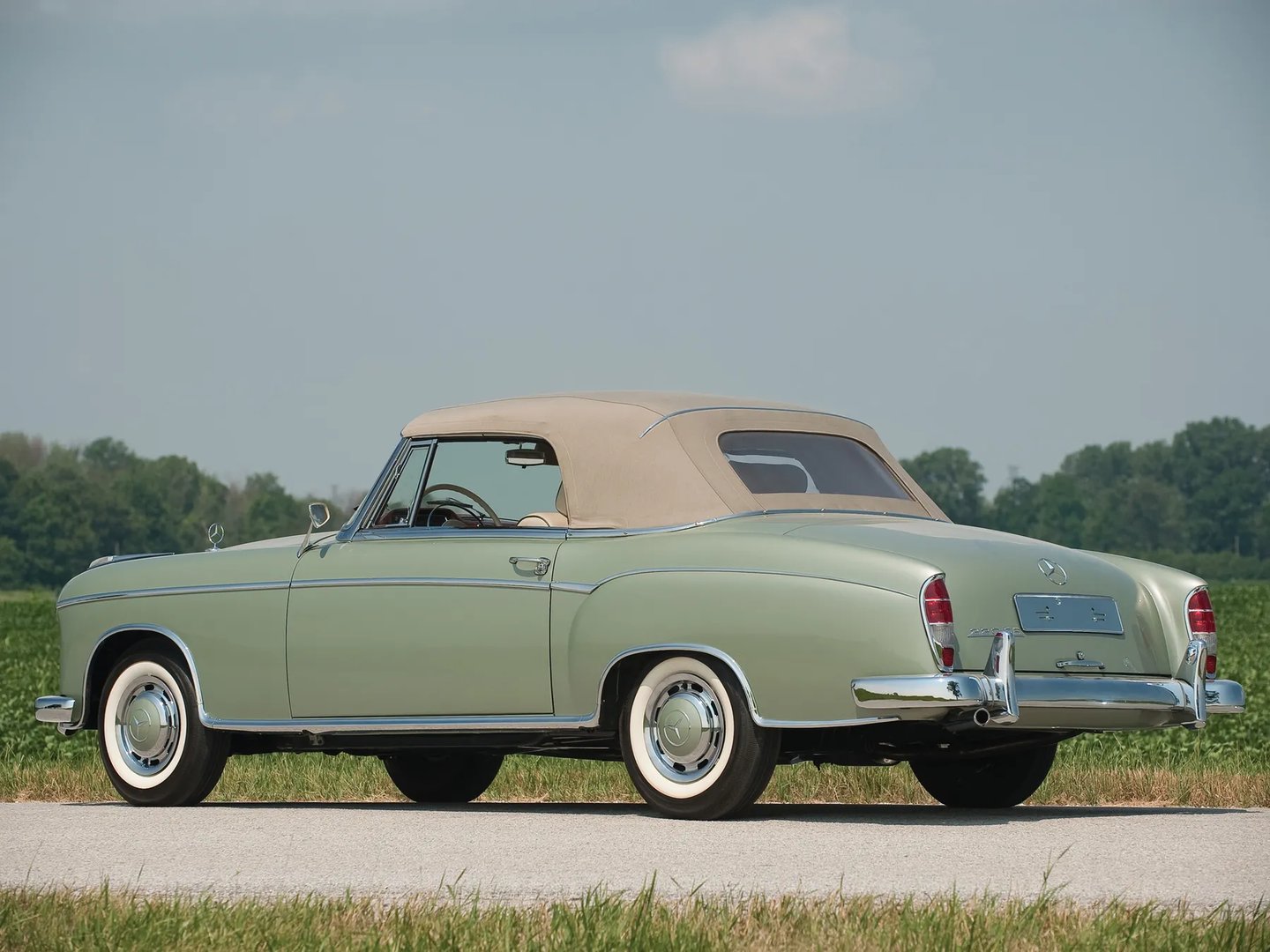 Mercedes_W128_1_generation__Cabrio__1.jpg
