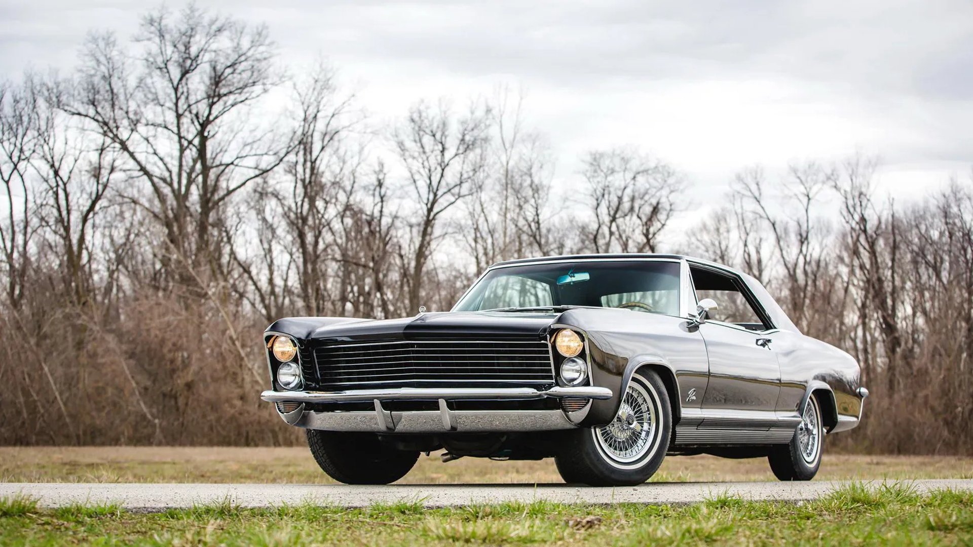 Buick_Riviera_1_generation__Sedan_2-doors__9.jpg