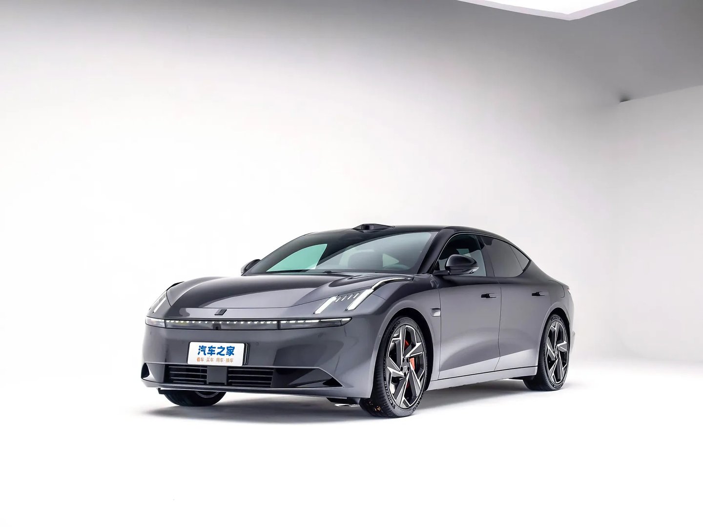 lynkco_Z10_1_generation__Sedan__8.jpg