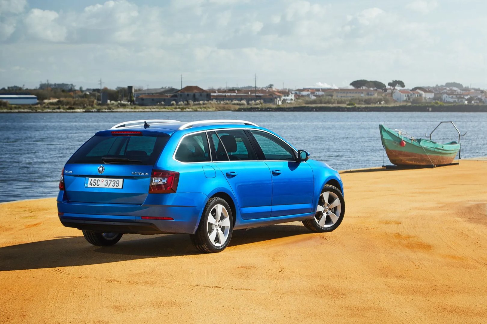 Skoda_Octavia_3_generation_restyling__Estate_5-door__4.jpg