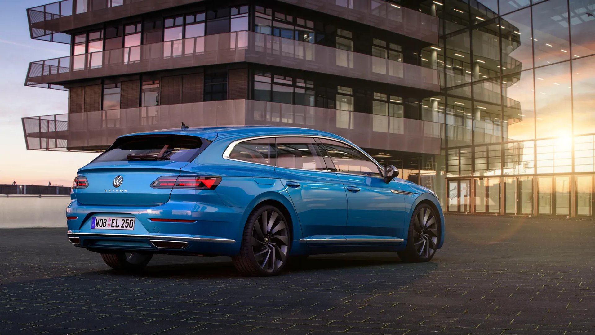 Volkswagen_Arteon_1_generation_restyling__Estate_5-door__2.jpg