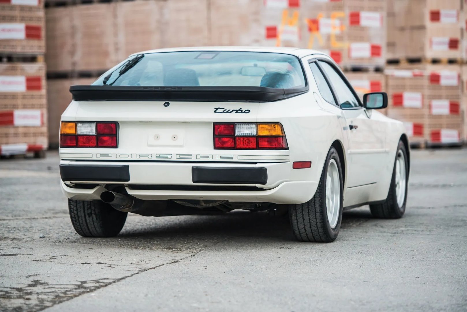 Porsche_944_1_generation__Coupe__2.jpg