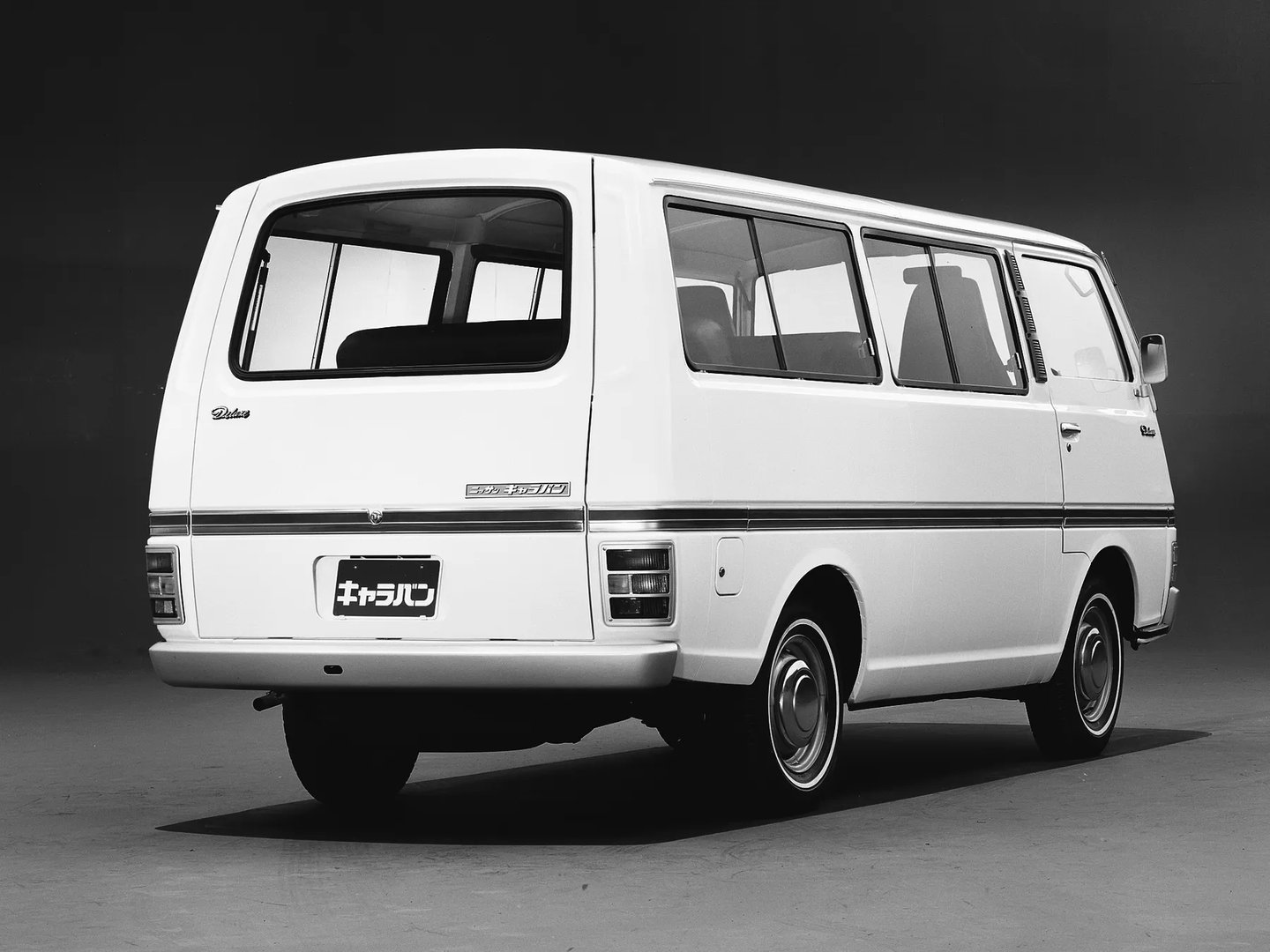 Nissan_Urvan_2_generation__Minivan__2.jpg
