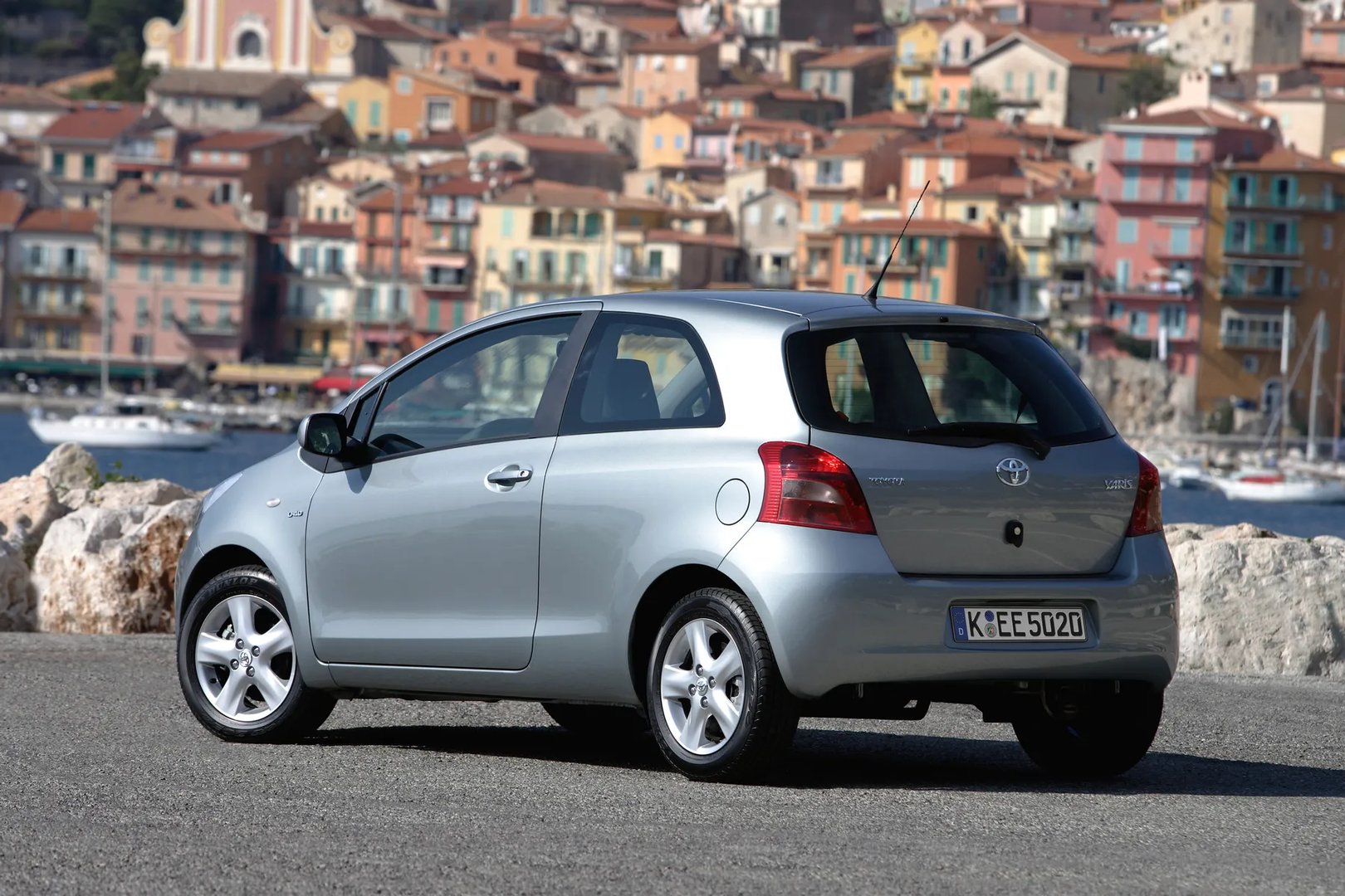 Toyota_Yaris_2_generation__Mini_3-doors__2.jpg