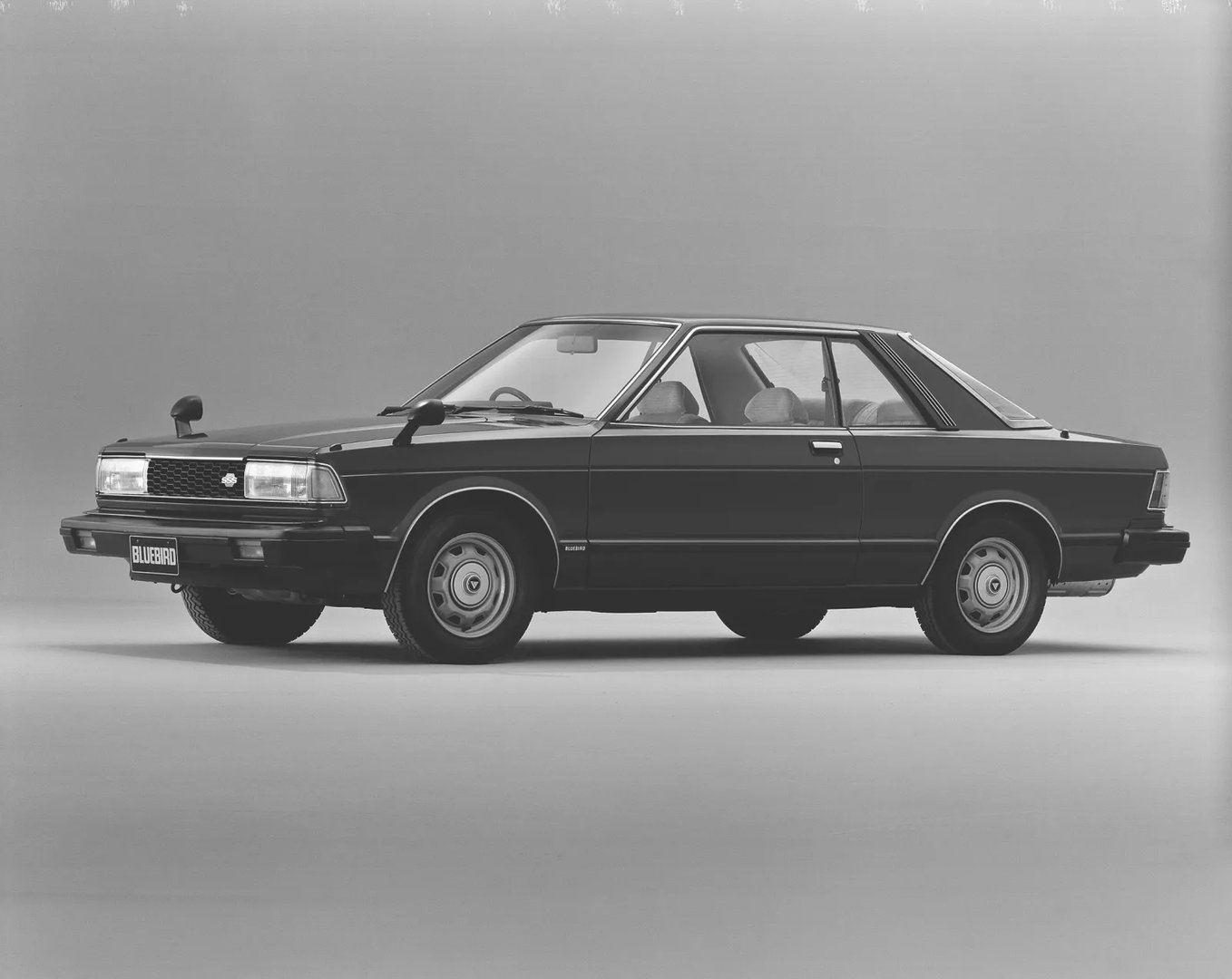 Nissan_Bluebird_6_generation__Coupe__2.jpg