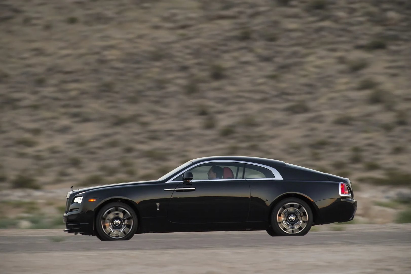 Rolls-Royce_Wraith_2_generation_restyling__Coupe_Hardtop__11.jpg