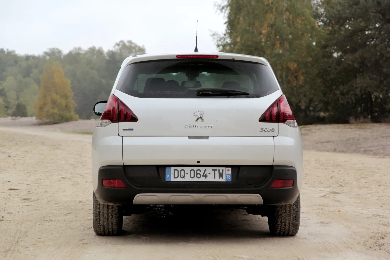Peugeot_3008_1_generation_restyling__SUV_5-doors__7.jpg
