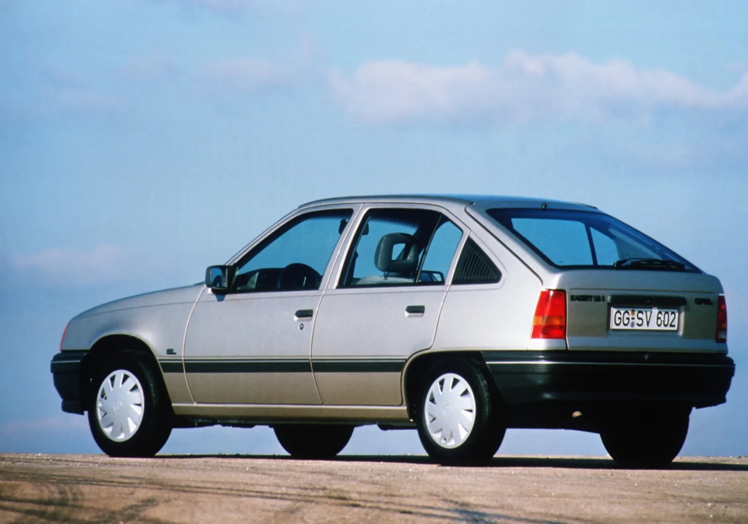 Opel_Kadett_5_generation_restyling__Hatchback_5-door__3.jpg