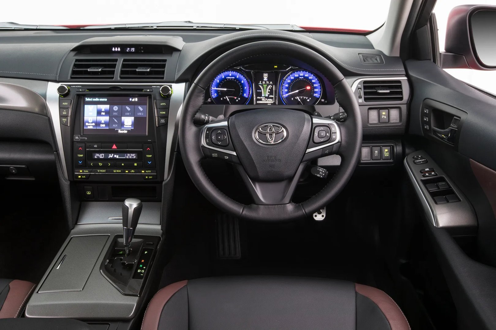 Toyota_Aurion_2_generation__Sedan__11.jpg