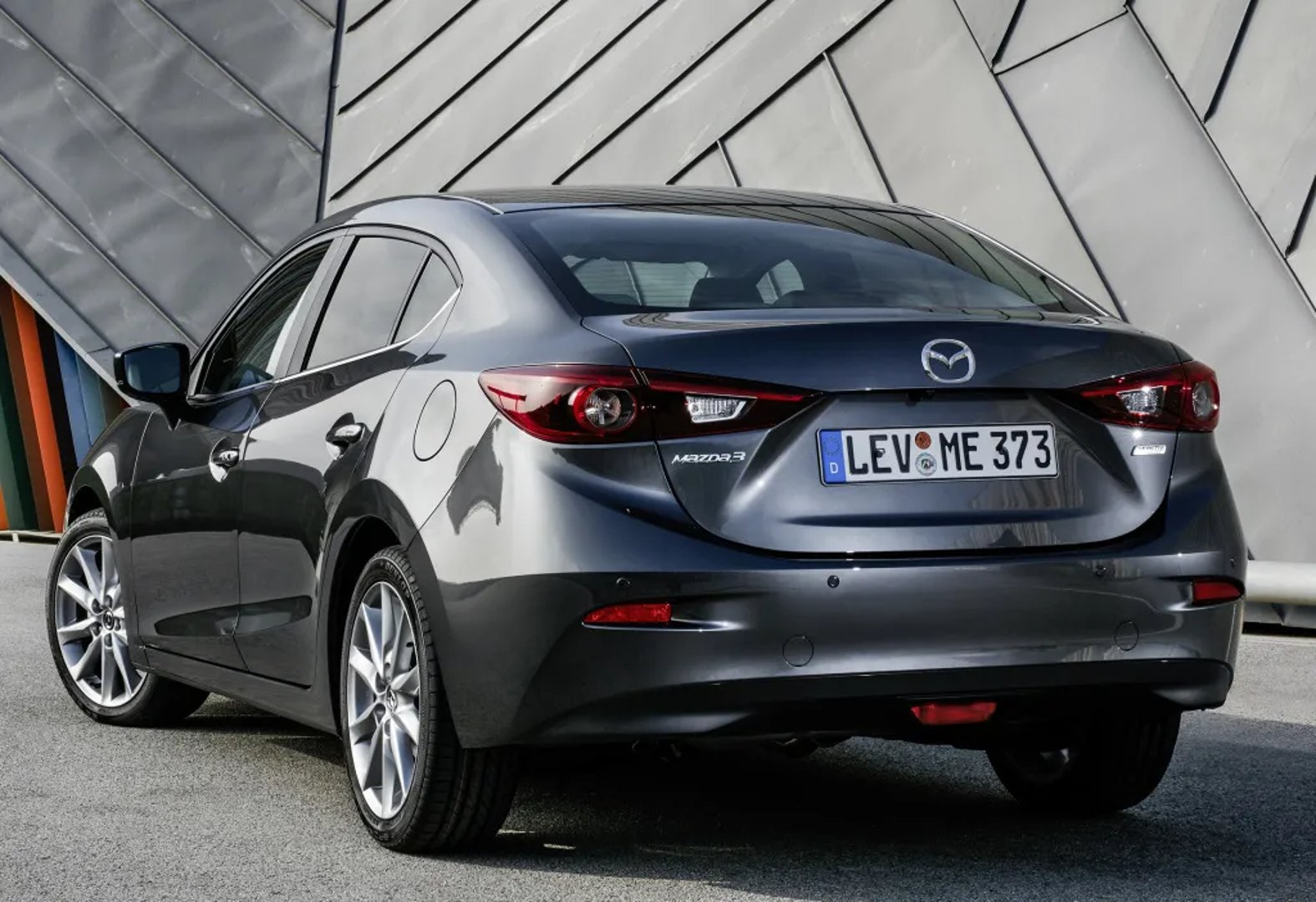 Mazda_3_3_generation_restyling__Sedan__5.jpg