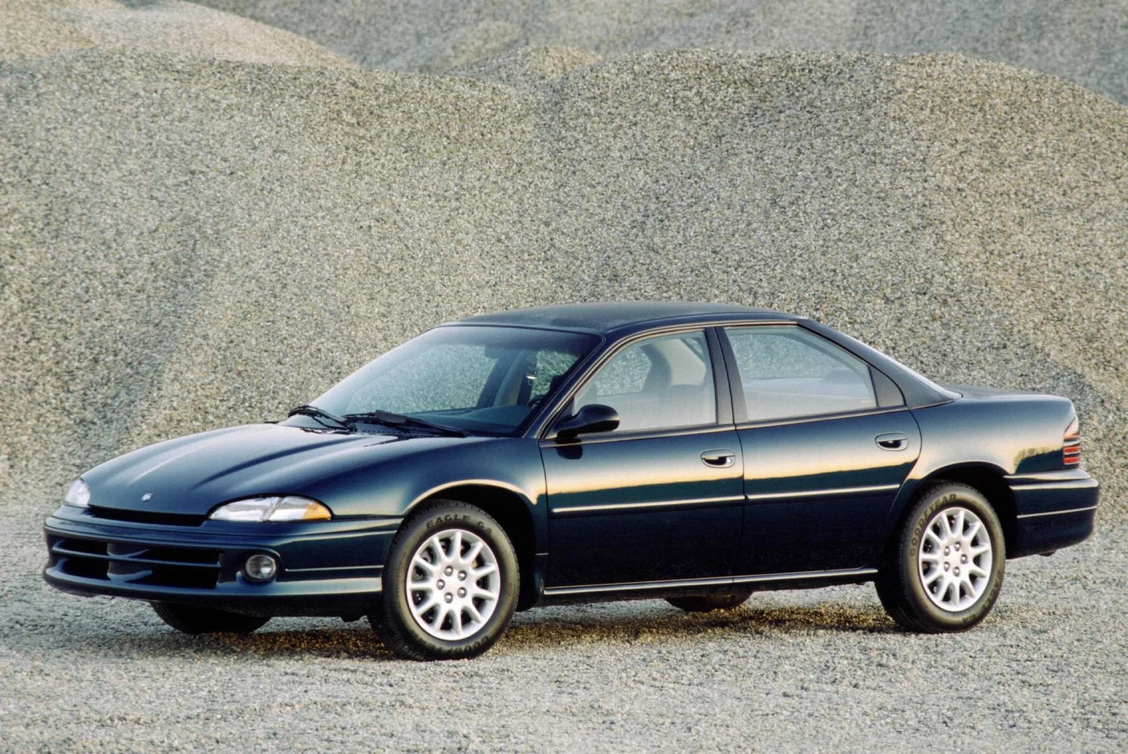 Dodge_Intrepid_1_generation__Sedan__3.jpg
