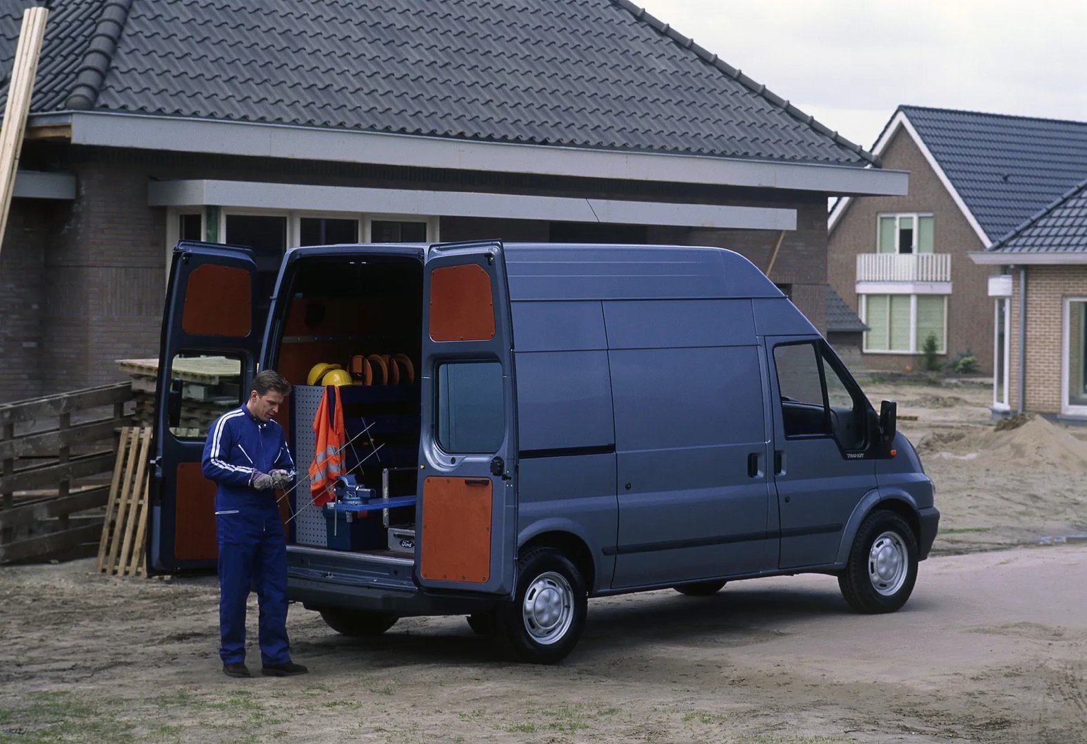 Ford_Transit_3_generation__Van__9.jpg