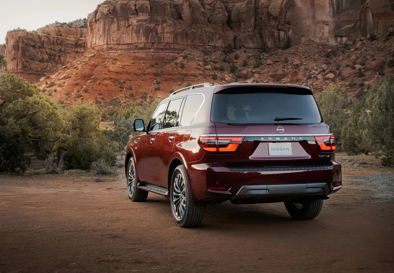 Nissan_Armada_2_generation_restyling__SUV_5-doors__2.jpg