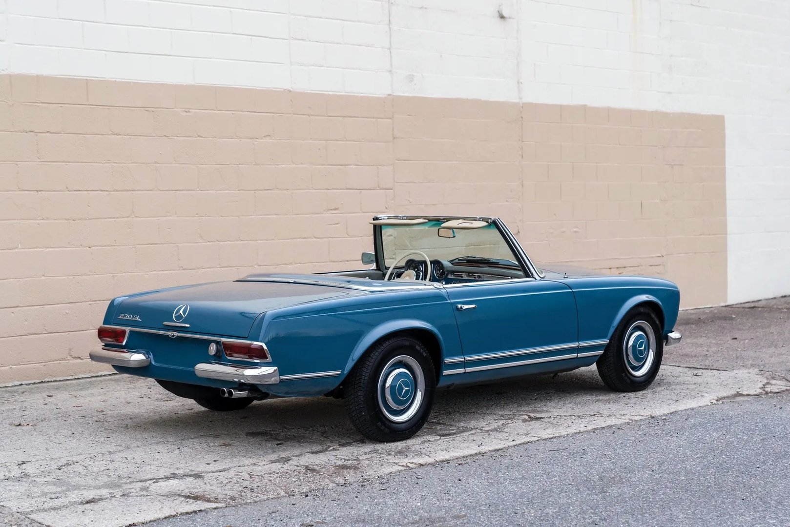 Mercedes_SL-Class_2_generation__Roadster__1.jpg