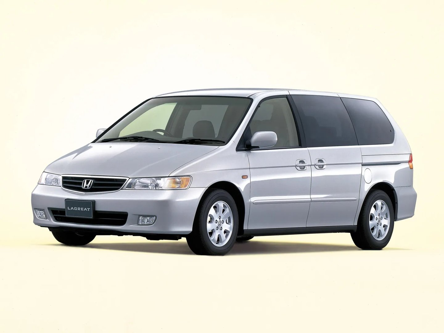 Honda_Lagreat_1_generation__Minivan__2.jpg