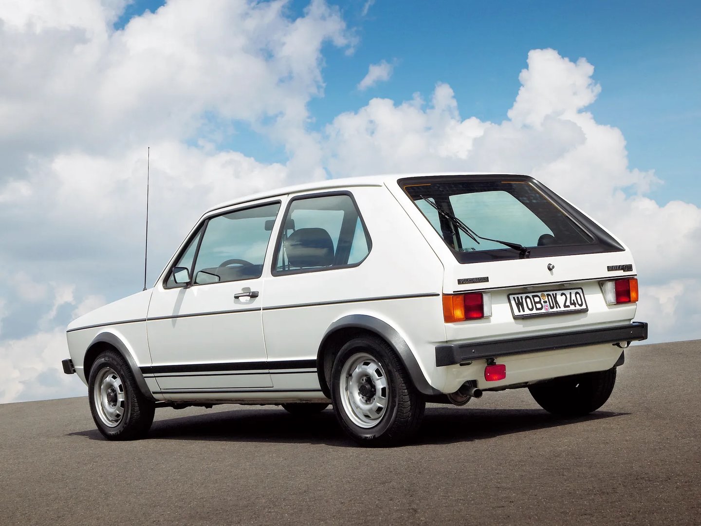 Volkswagen_Golf_GTI_1_generation__Hatchback_3-door__1.jpg