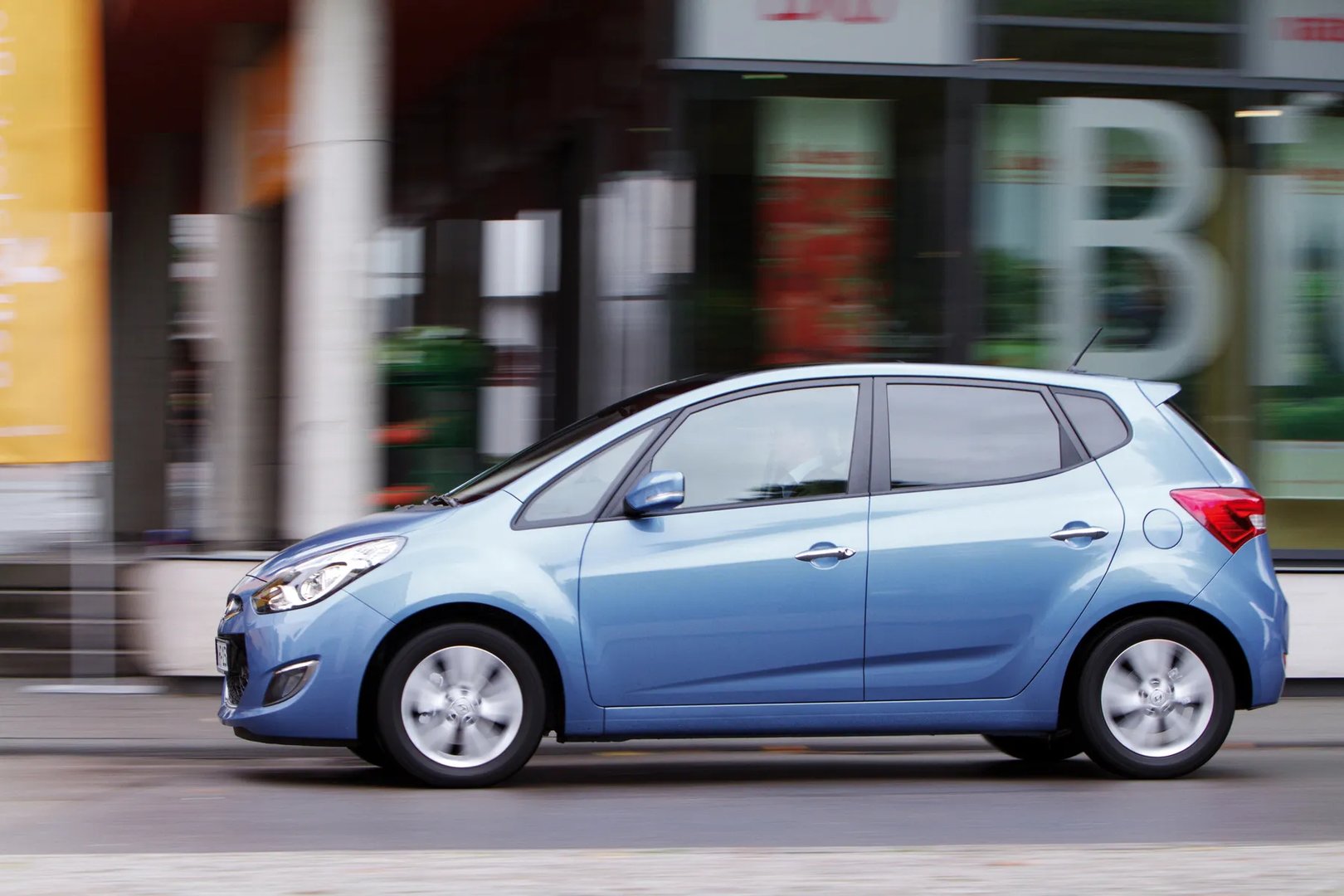 Hyundai_ix20_1_generation__Hatchback_5-door__11.jpg