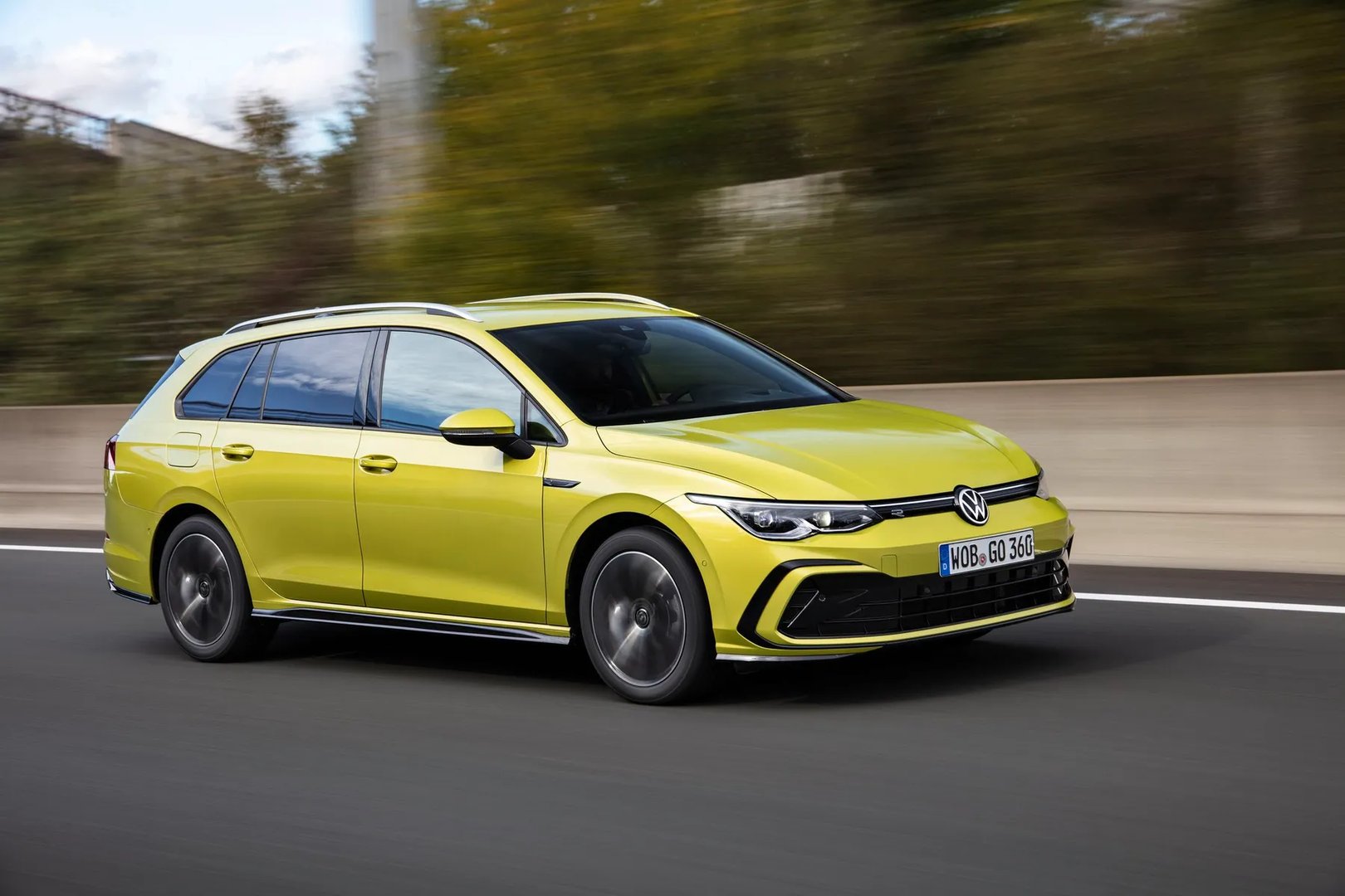 Volkswagen_Golf_8_generation__Estate__8.jpg
