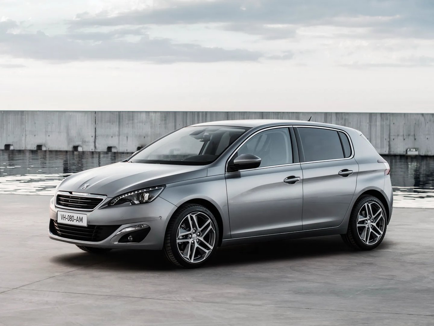 Peugeot_308_2_generation__Hatchback_5-door__4.jpg