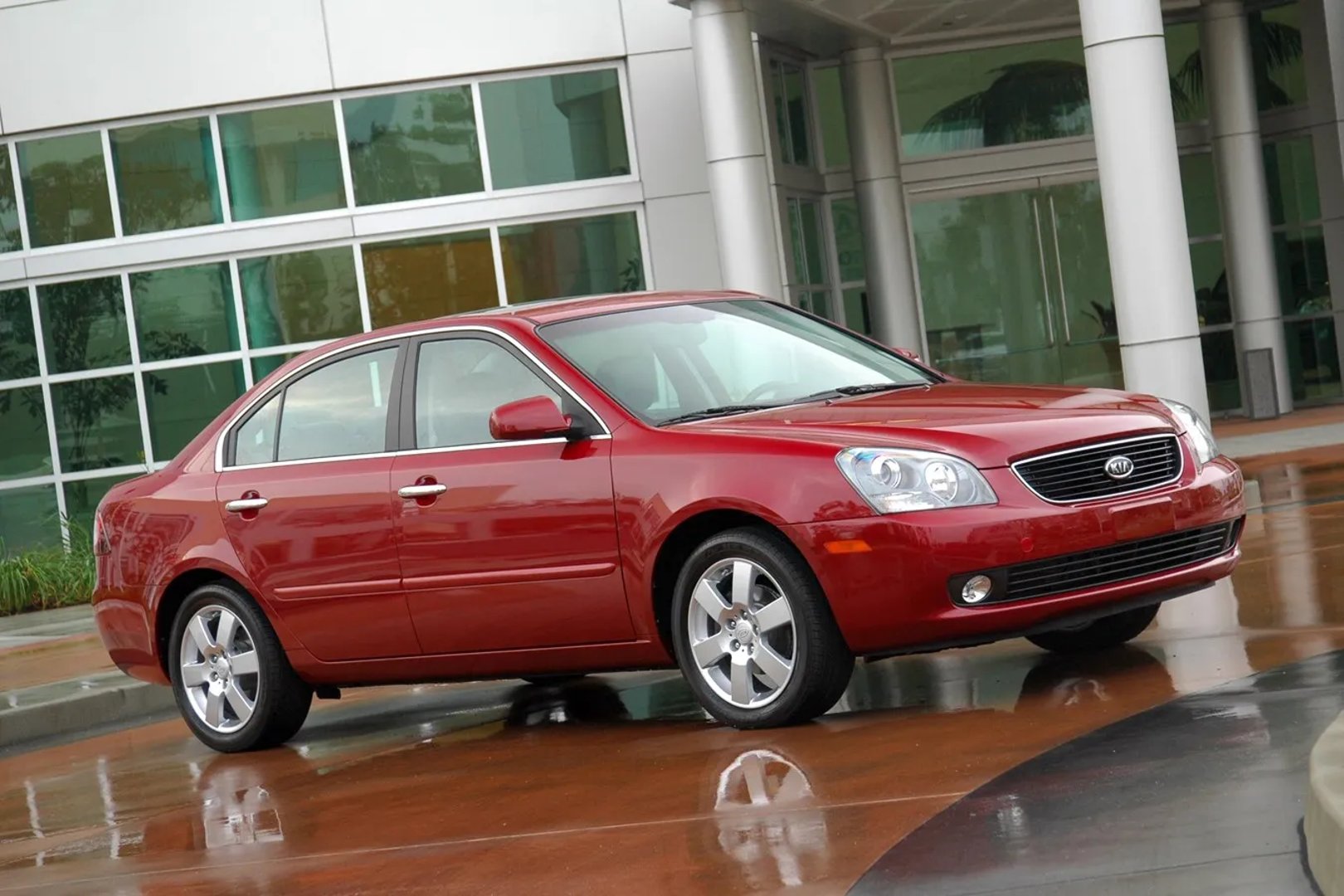 Kia_Optima_2_generation__Sedan__3.jpg