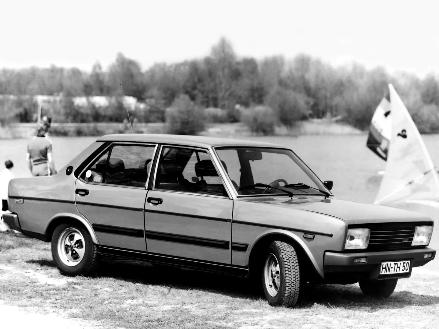 Fiat_131_1_generation__Sedan__5.jpg