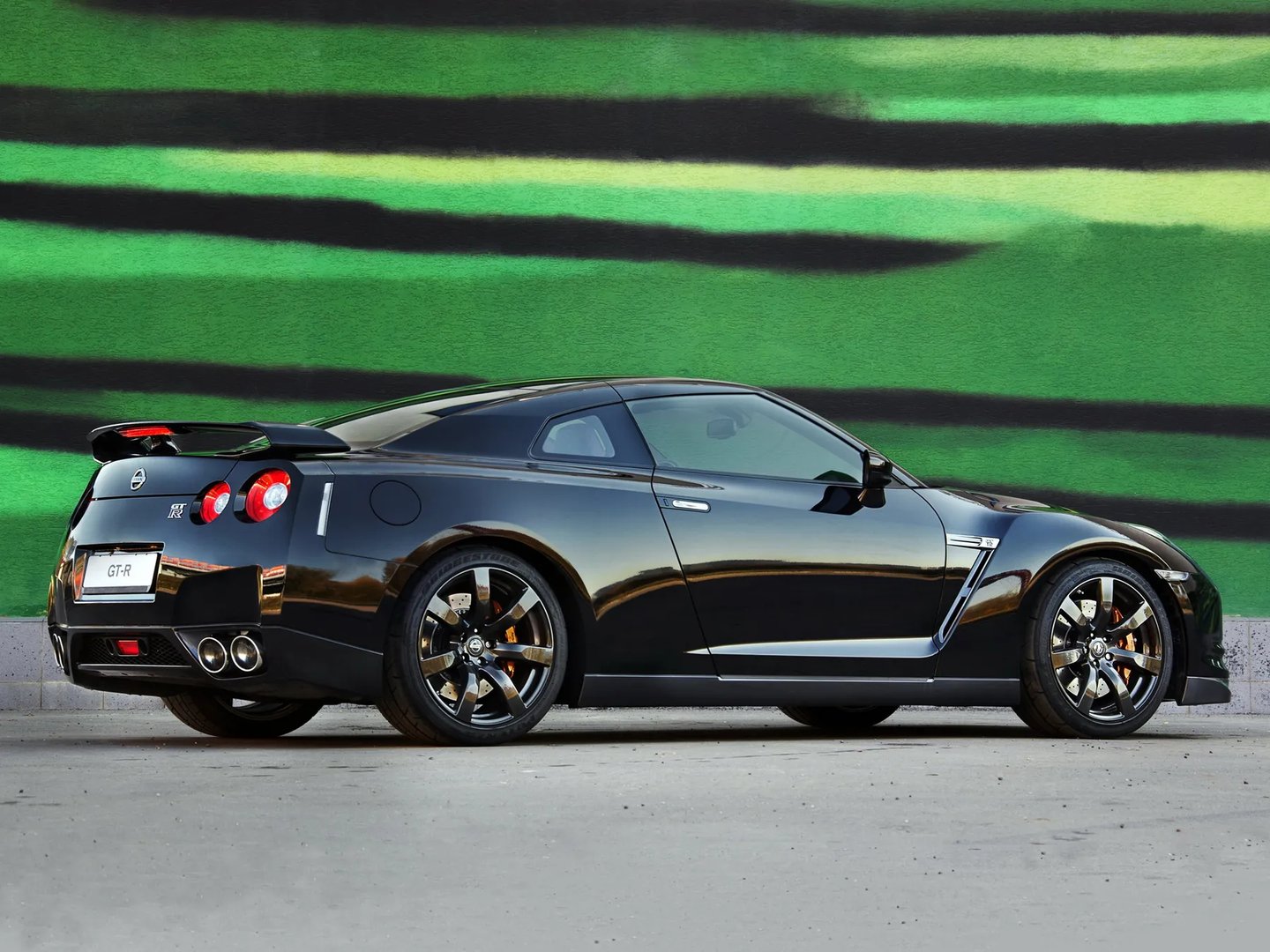 Nissan_GT-R_1_generation__Coupe__3.jpg