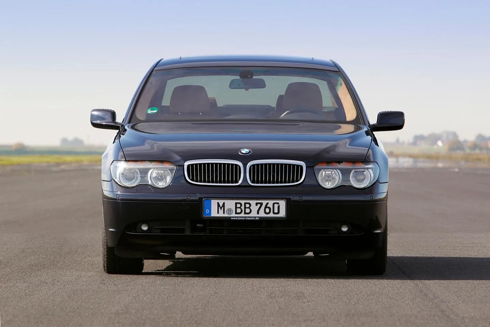 BMW_7_series_4_generation__Sedan__3.jpg