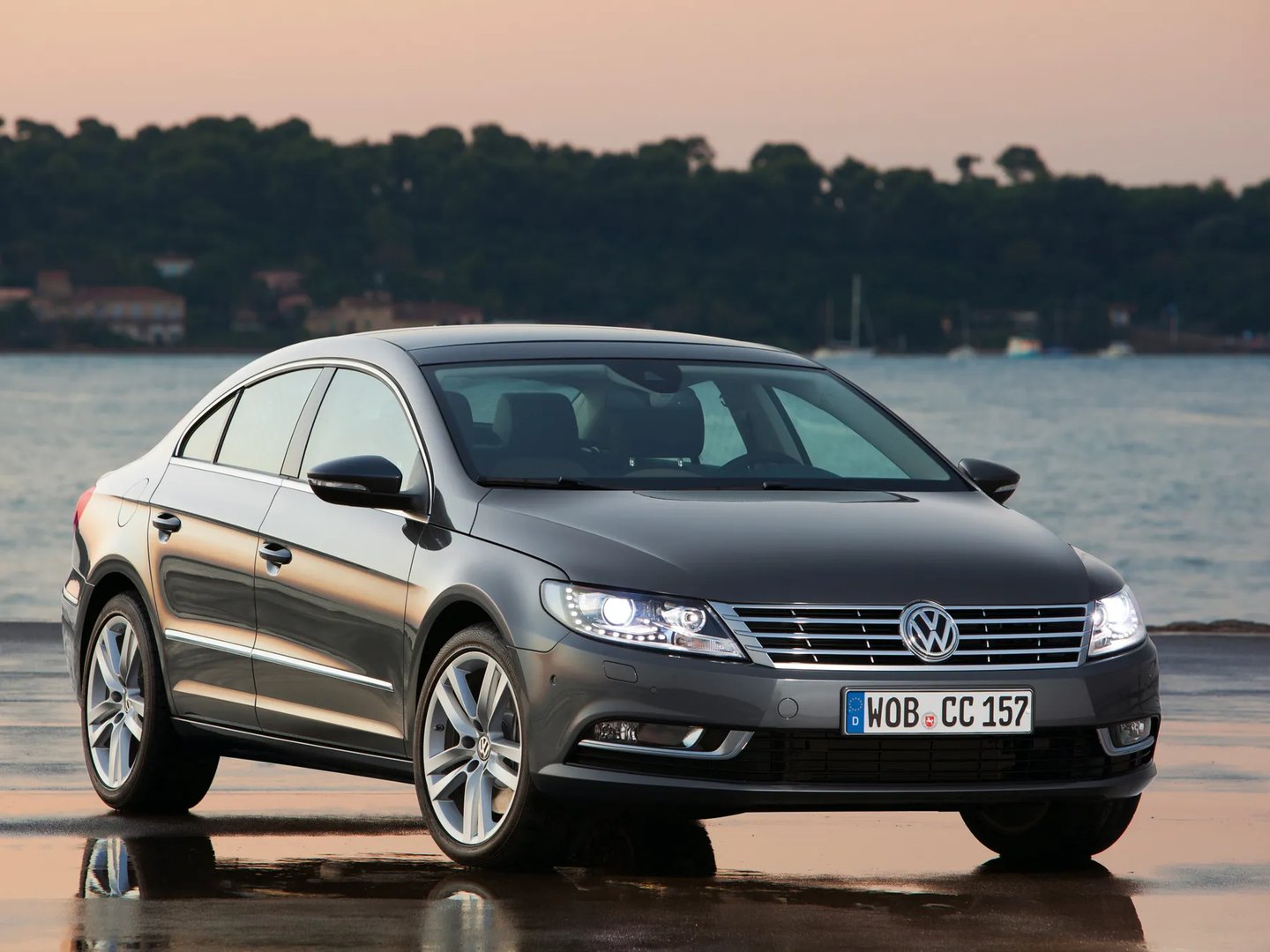 Volkswagen_Passat_CC_1_generation_restyling__Fastback__1.jpg