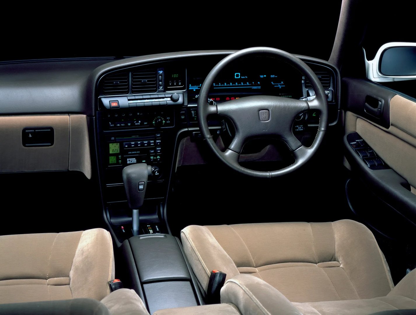 Toyota_Mark_II_6_generation__Sedan_Hardtop__10.jpg