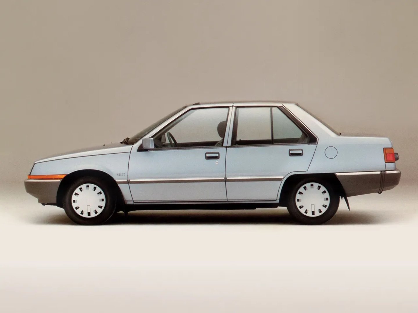 Mitsubishi_Lancer_5_generation__Sedan__1.jpg