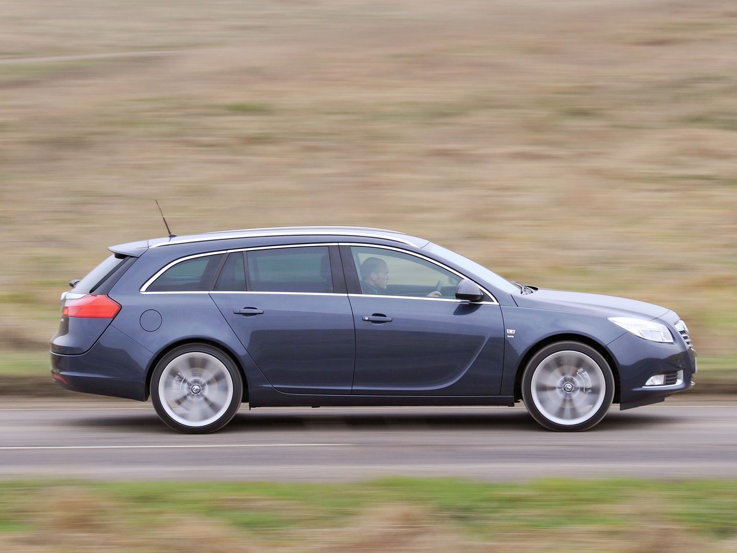 vauxhall_Insignia_1_generation__Estate_5-door__25.jpg