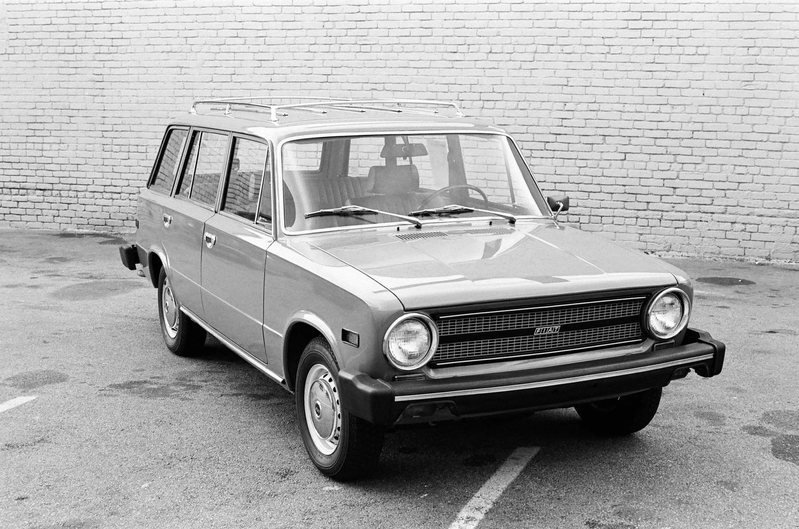 Fiat_124_1_generation__Estate_5-door__1.jpg