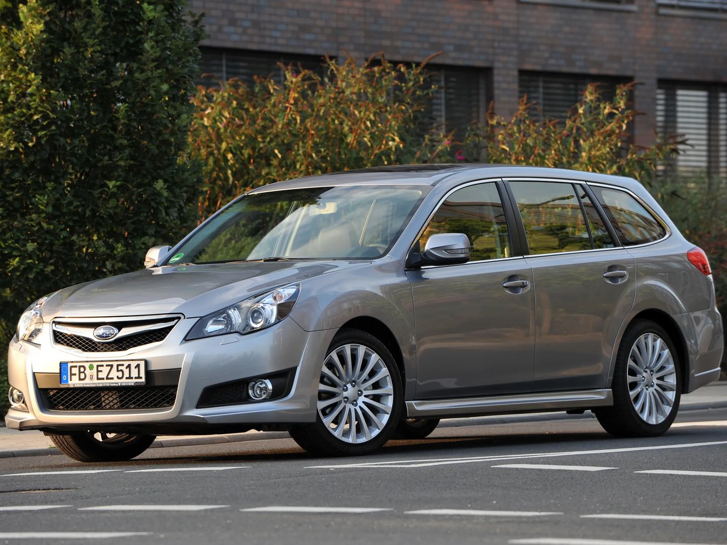Subaru_Legacy_5_generation__Estate_5-door__9.jpg