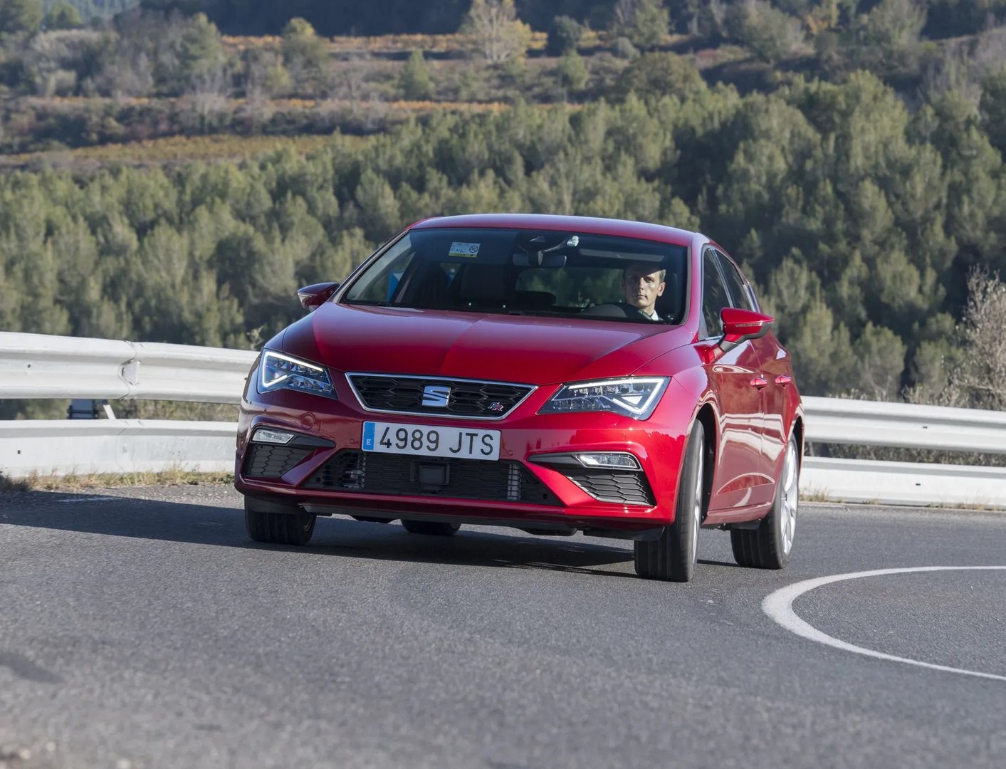 SEAT_Leon_3_generation_restyling__Hatchback_5-door__4.jpg