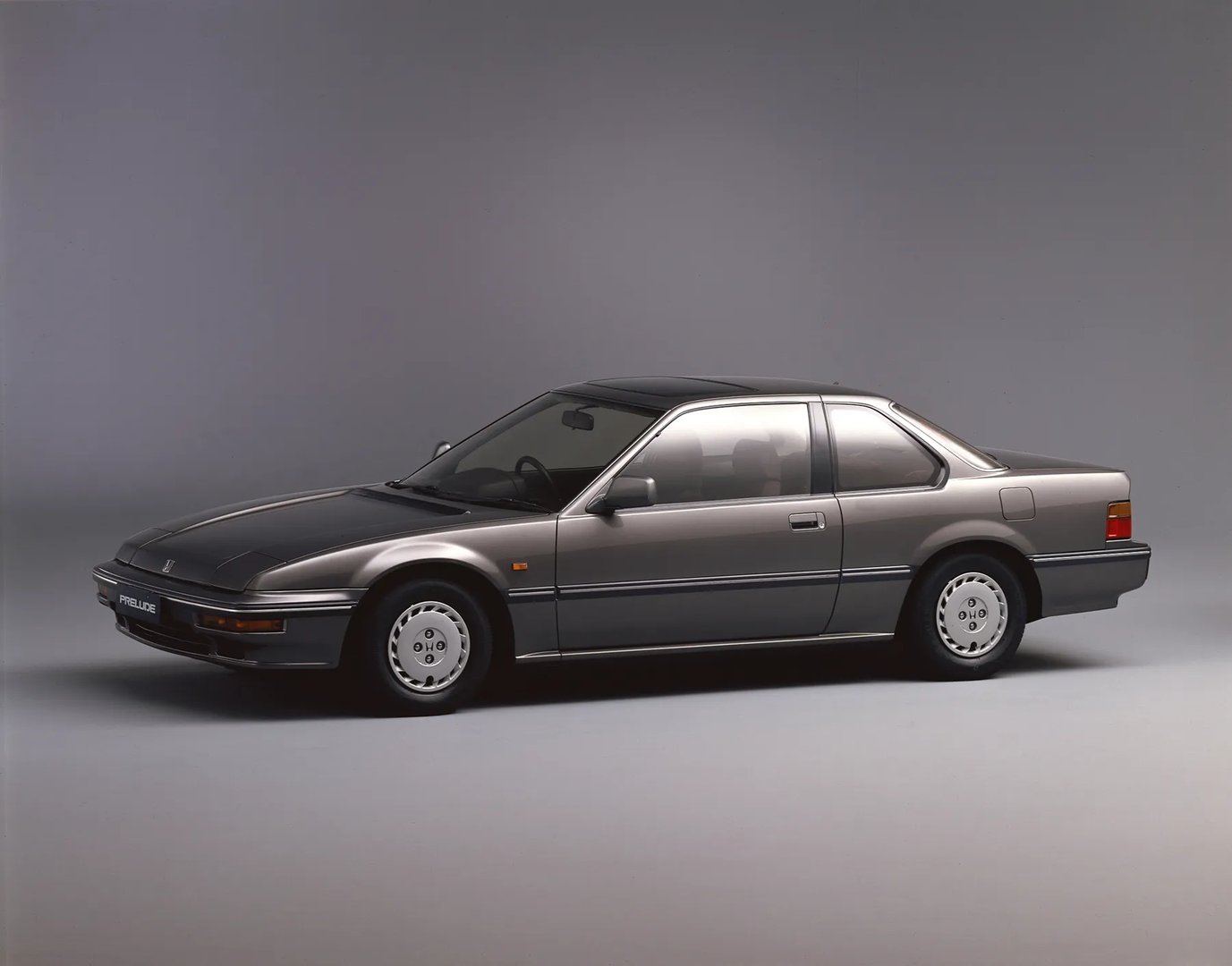Honda_Prelude_3_generation__Coupe__3.jpg