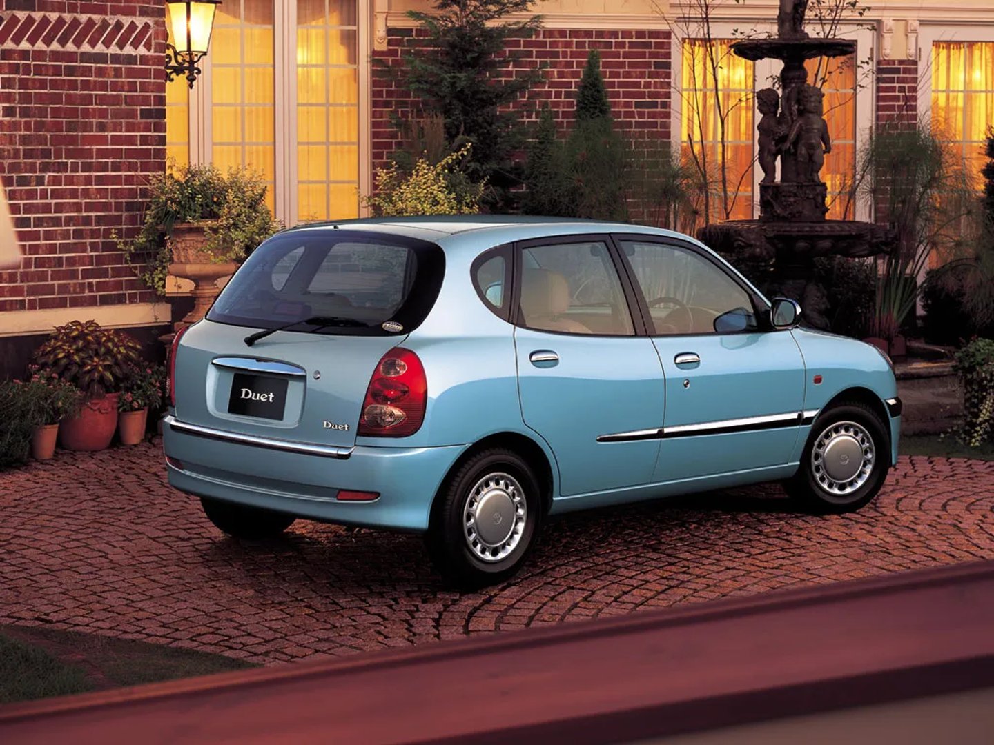 Toyota_Duet_1_generation__Mini_5-doors__2.jpg
