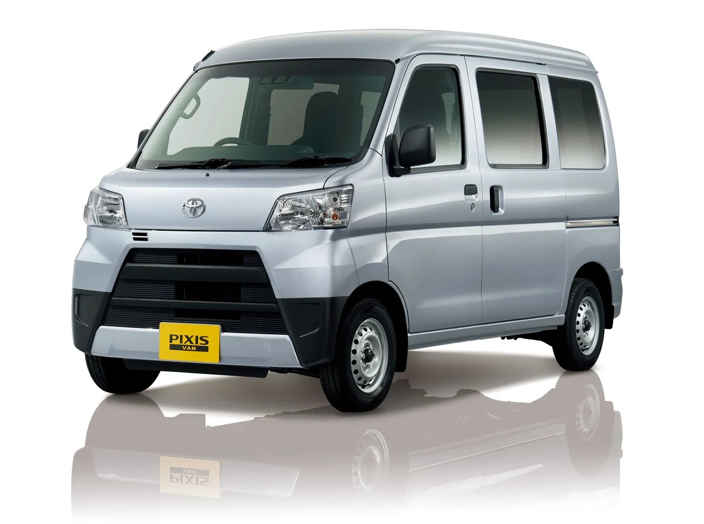 1 generation, restyling 