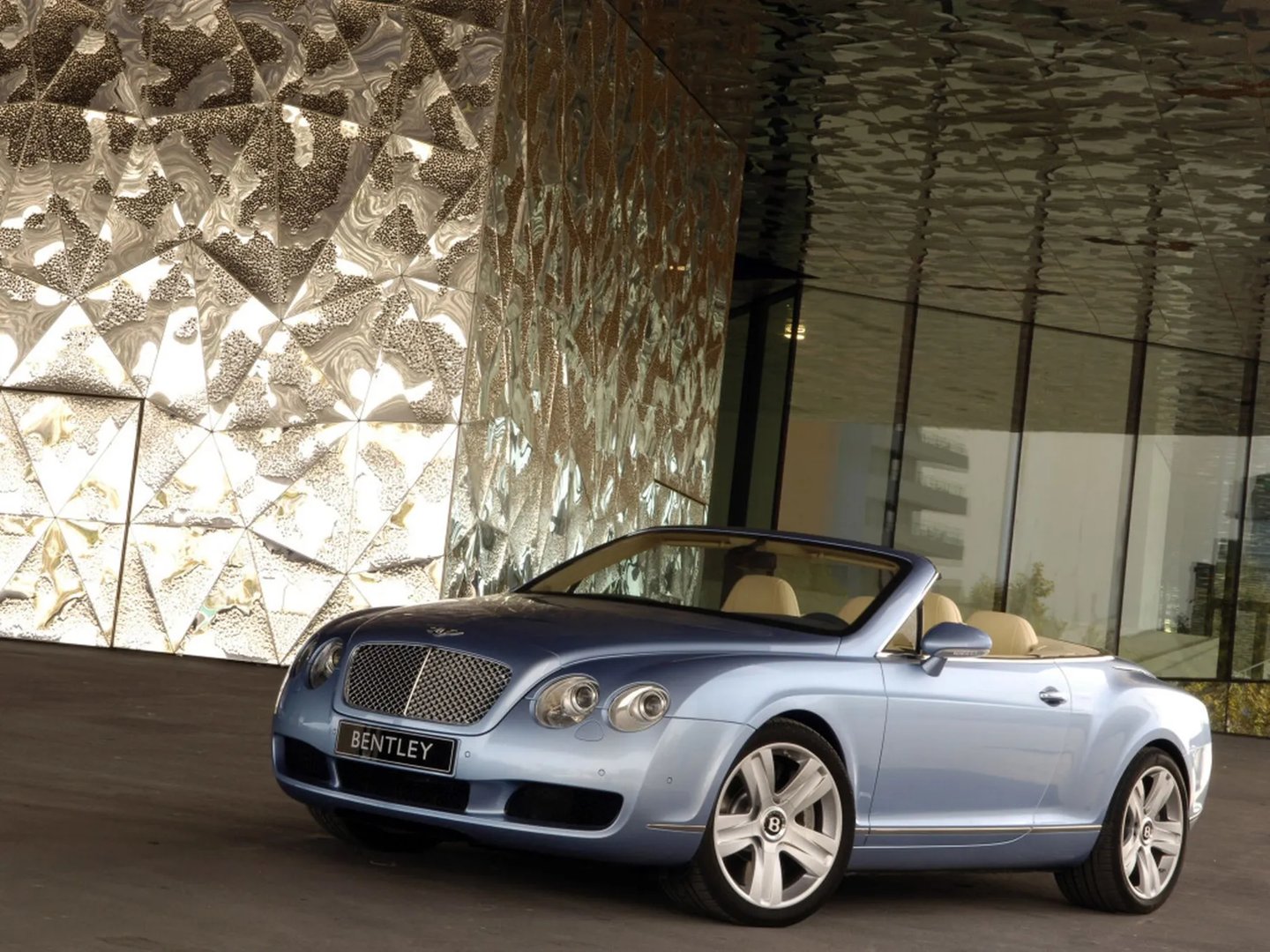 Bentley_Continental_GT_1_generation__Cabrio__2.jpg