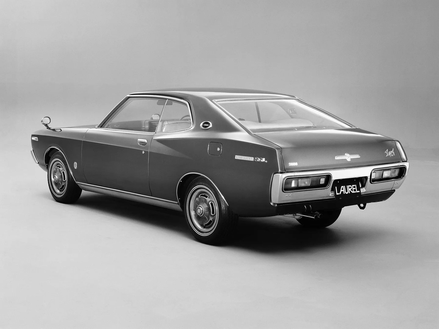 Nissan_Laurel_2_generation__Coupe__3.jpg