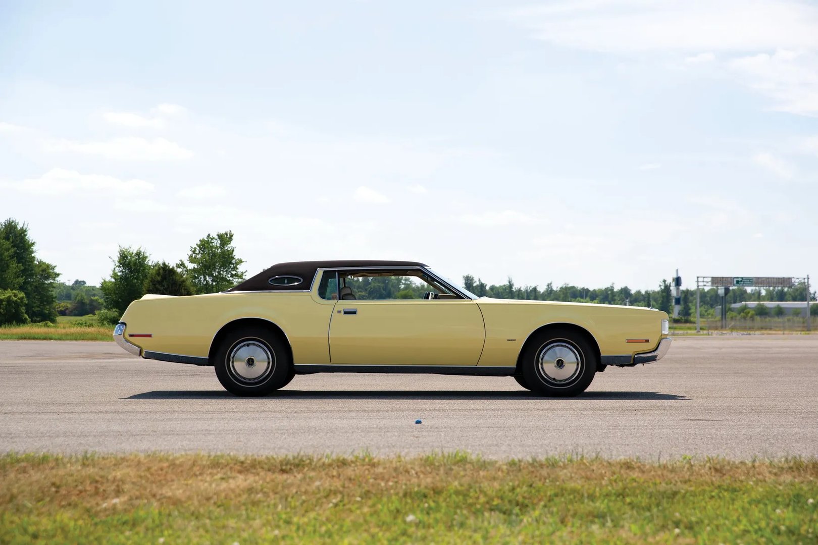 Lincoln_Mark_IV_1_generation__Coupe__8.jpg