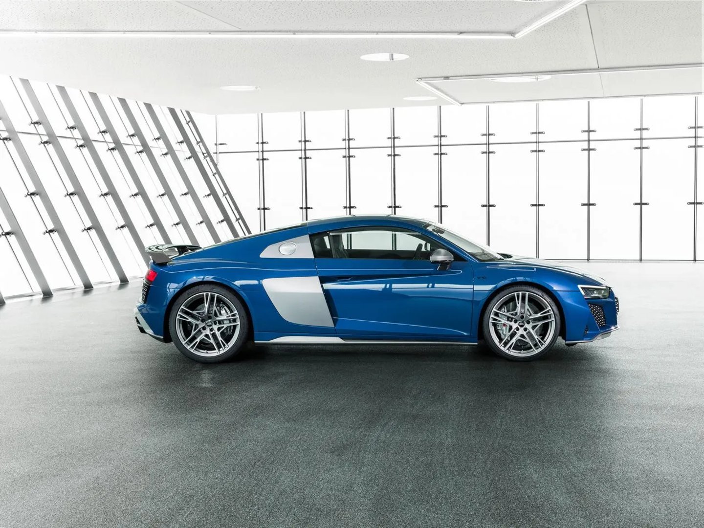 Audi_R8_2_generation__Coupe__2.jpg
