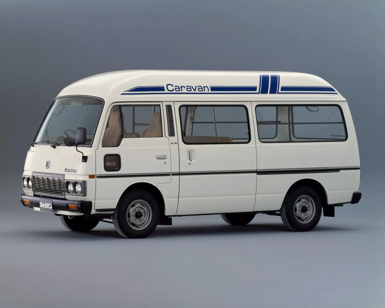 Nissan_Caravan_2_generation__Minivan__3.jpg