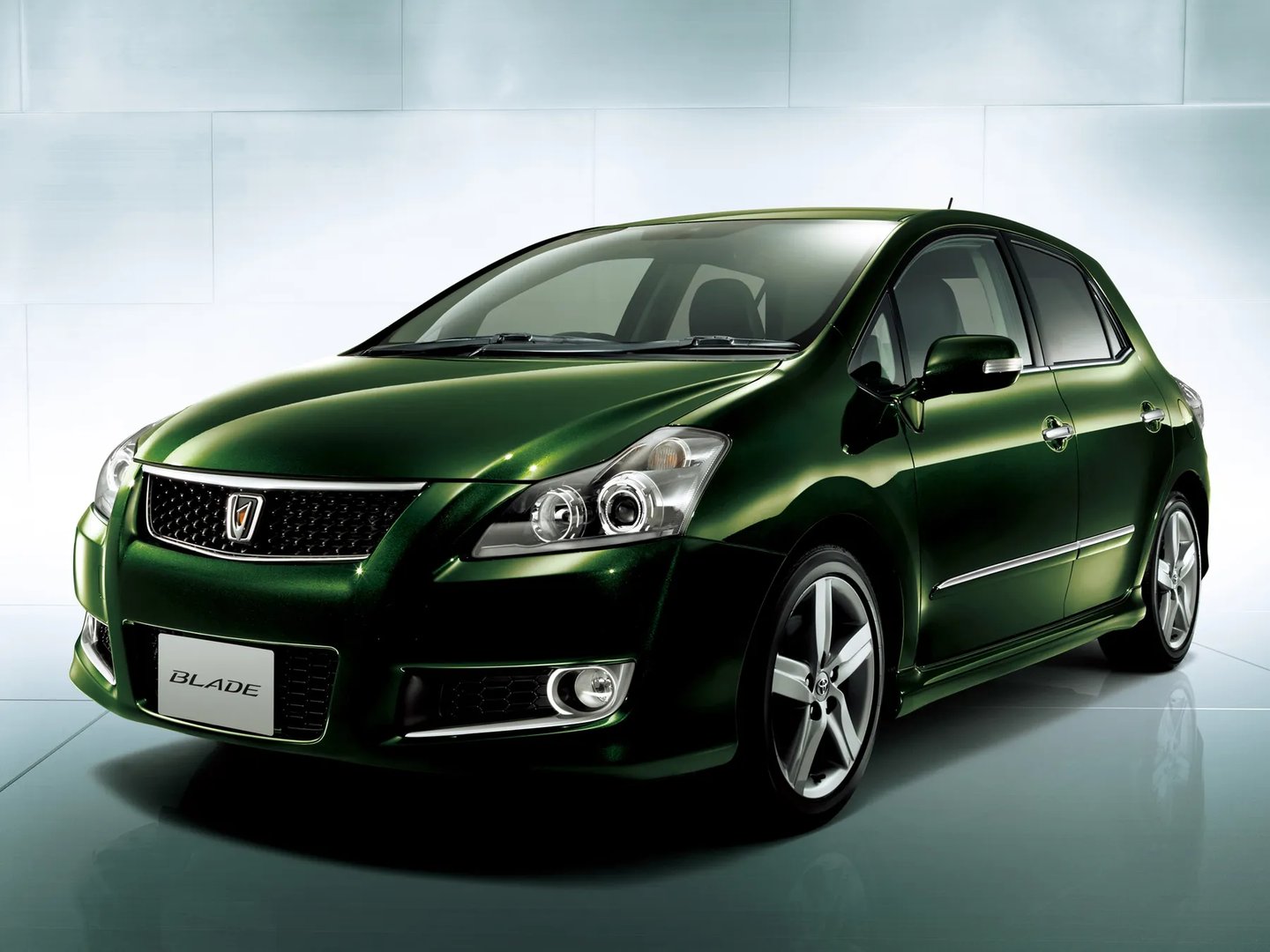 Toyota_Blade_1_generation_restyling__Hatchback_5-door__1.jpg