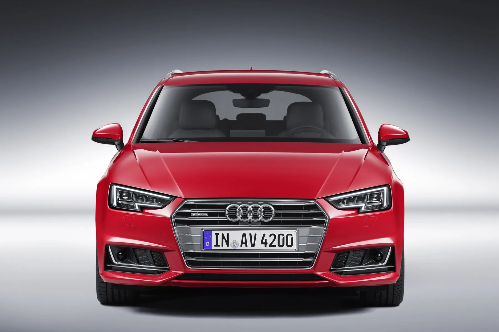 Audi_A4_5_generation__Estate_5-door__4.jpg